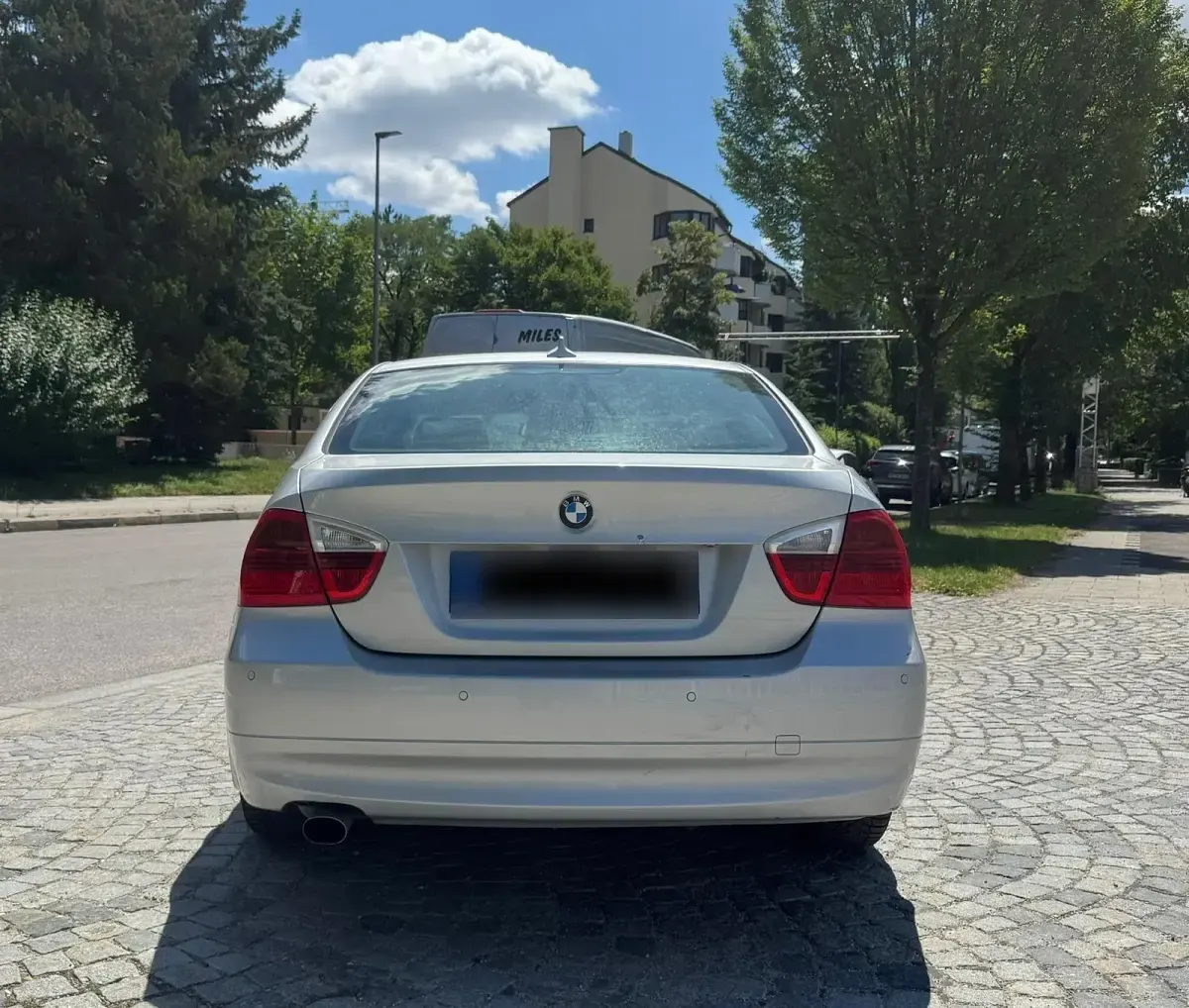 Gebraucht BMW 320 150 PS (110 kW) 2007 Silber Limousine