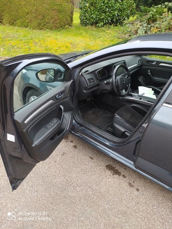Gebraucht Renault Mégane IV Intens 132 PS (97 kW) 2017 Grau Limousine