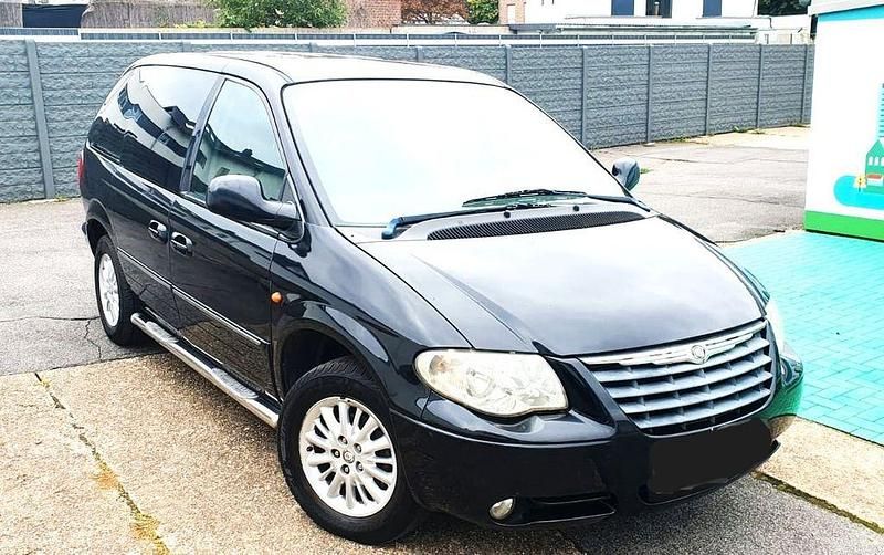 Schwarz Gebraucht 2006 Chrysler Voyager Van / Kleinbus | 2.900 € (Guter Preis) - Bild 1/4