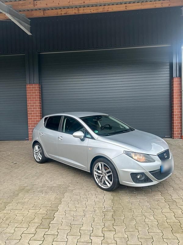 Gebraucht Seat Ibiza 143 PS (105 kW) 2011 Silber Kleinwagen