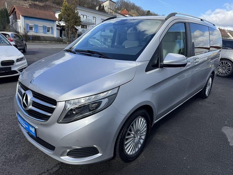 Gebraucht Mercedes V220 Edition 163 PS (119 kW) 2014 Silber Van / Kleinbus