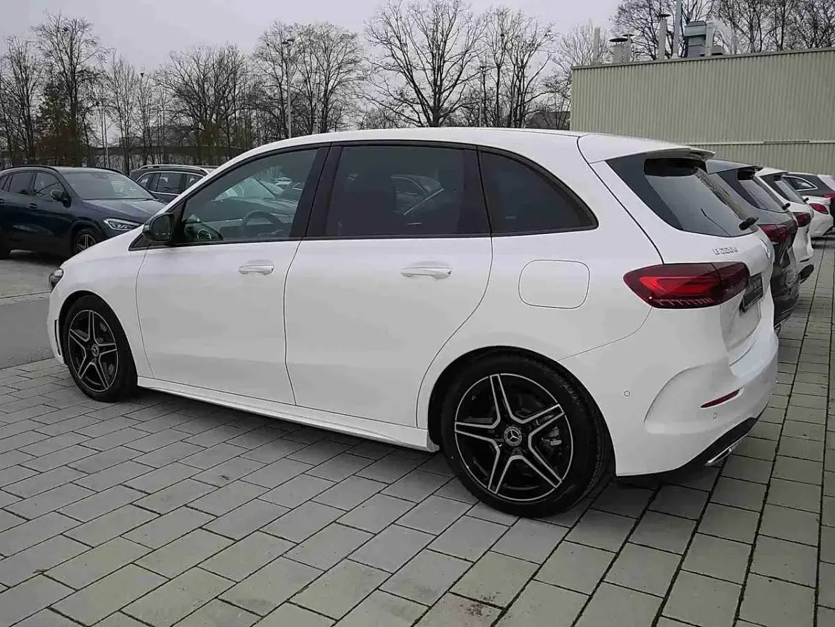 Second-hand Mercedes B220 AMG 190 CP (139 kW) 2025 Alb Monovolum