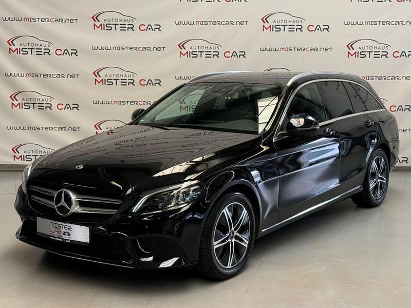Schwarz Gebraucht 2019 Mercedes C300 Limousine | 22.890 € (Superpreis) - Bild 1/4