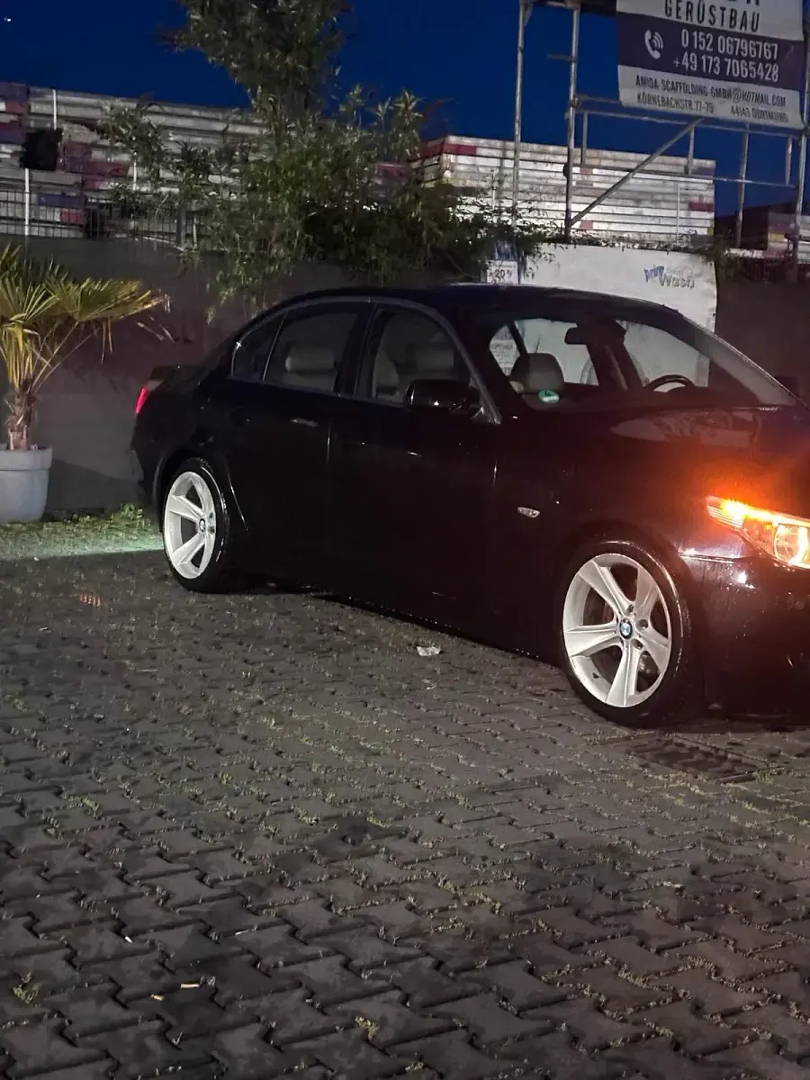 Gebraucht BMW 520 M Sport 170 PS (125 kW) 2004 Schwarz Limousine