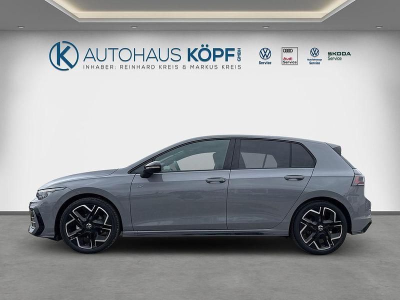 Neu VW Golf VIII Style 150 PS (110 kW) 2026 Grau Limousine