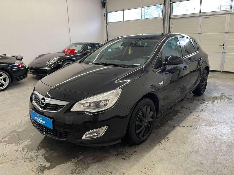 Gebraucht Opel Astra Design Edition 140 PS (102 kW) 2011 Schwarz Limousine