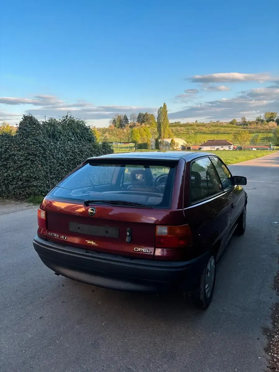 Gebraucht Opel Astra 75 PS (55 kW) 1992 Andere farben Kleinwagen