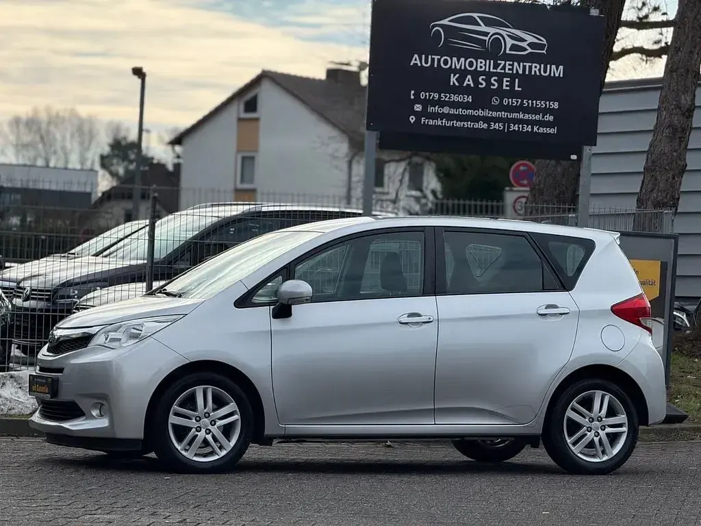 Gebraucht Subaru Trezia 90 PS (66 kW) 2011 Kleinwagen