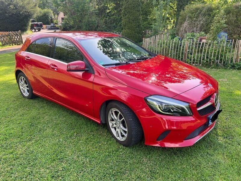 Rot Gebraucht 2016 Mercedes A220 Limousine | 17.150 € (Guter Preis) - Bild 1/4
