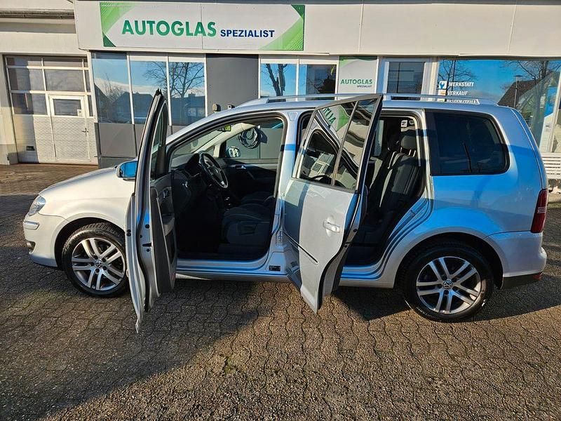 Silber Gebraucht 2007 VW Touran Highline Van / Kleinbus | 5.990 € (Etwas zu teuer) - Bild 1/4