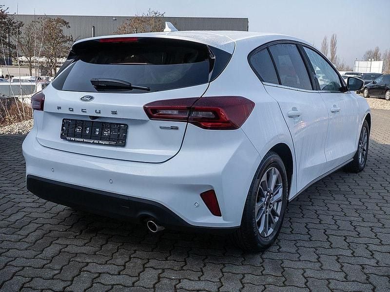 Używany Ford Focus Style 125 KM (91 kW) 2023 Biały Sedan/Limuzyna