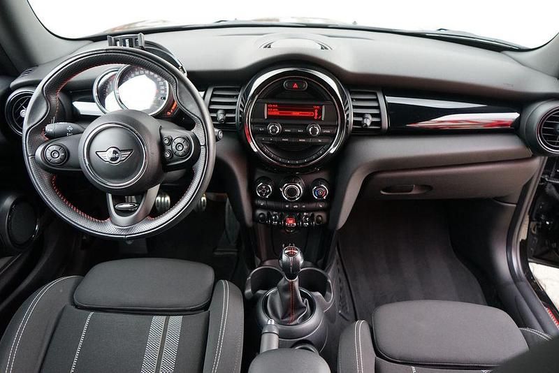 Gebraucht Mini John Cooper Works 102 PS (75 kW) 2018 Schwarz Kleinwagen