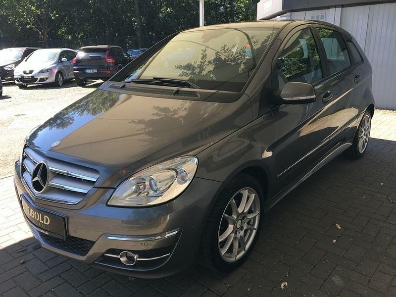 Grau Gebraucht 2011 Mercedes B160 Van / Kleinbus | 10.980 € (Teuer) - Bild 1/4
