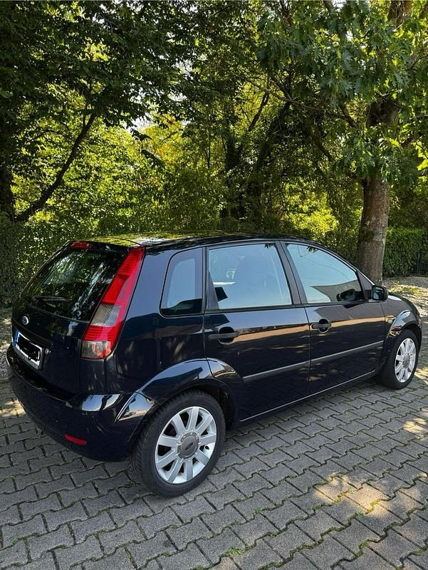 Blau Gebraucht 2005 Ford Fiesta Kleinwagen | 1.300 € (Fairer Preis) - Bild 1/4
