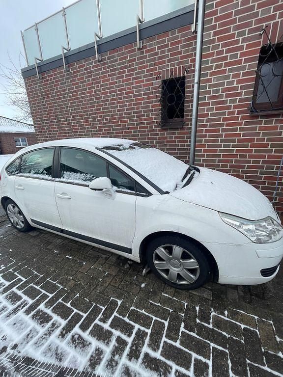 Gebraucht Citroën C4 Comfort 109 PS (80 kW) 2008 Weiß Limousine