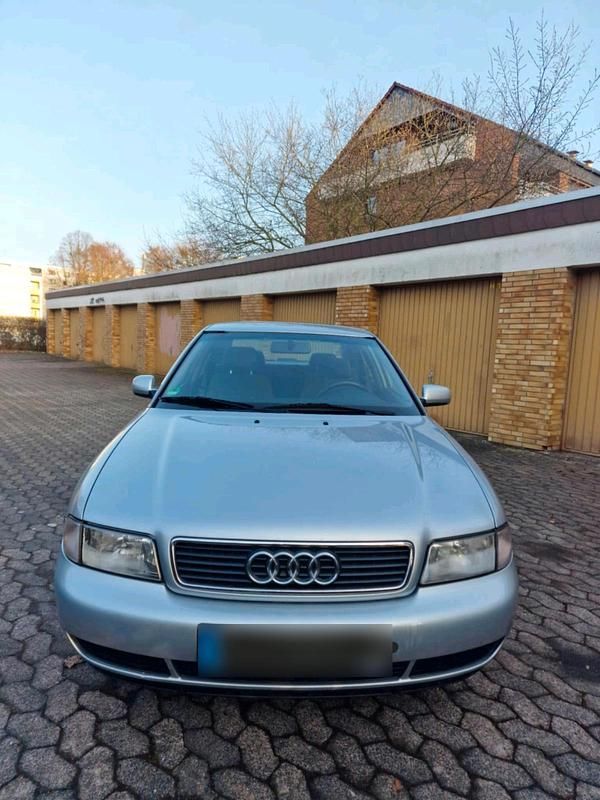 Gebraucht Audi A4 125 PS (91 kW) 1997 Silber Limousine