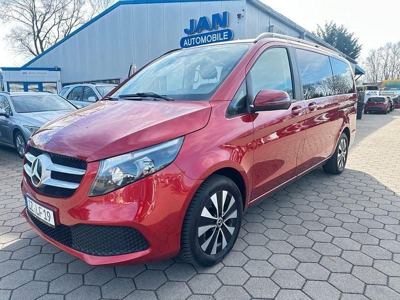 Gebraucht Mercedes V250 190 PS (139 kW) 2019 Rot Van / Kleinbus