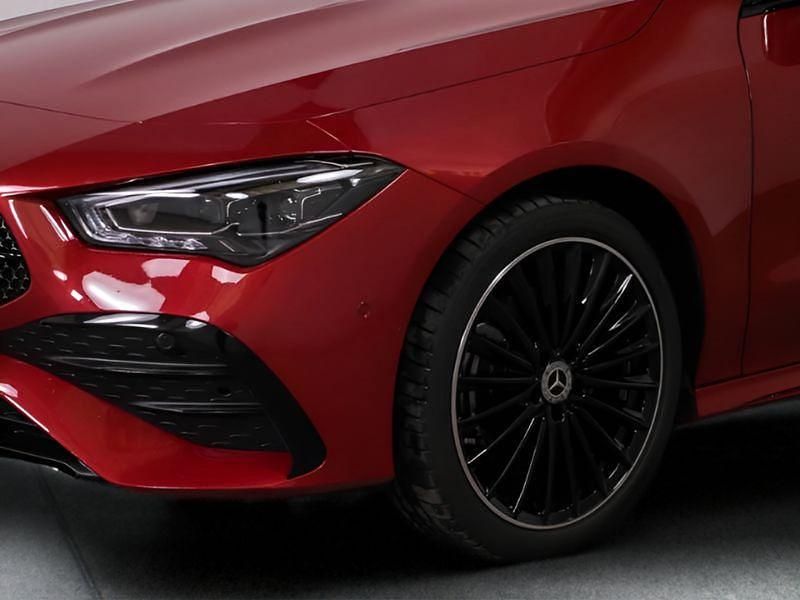 Gebraucht Mercedes CLA250e 218 PS (160 kW) 2025 Rot Limousine