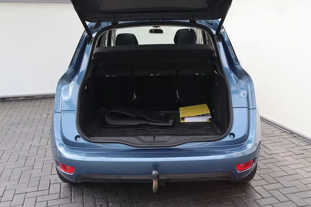 Gebraucht Citroën C4 Exclusive 150 PS (110 kW) 2015 Lackierung blau kyanos/typ aus Van / Kleinbus
