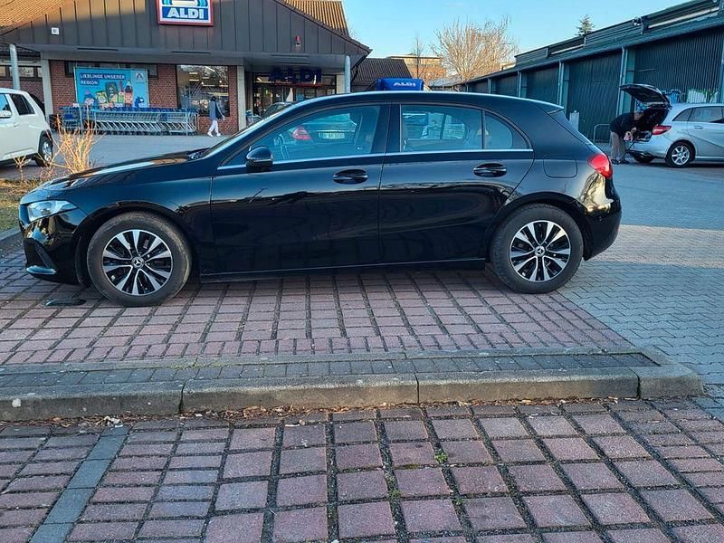 Gebraucht Mercedes A200 150 PS (110 kW) 2021 Schwarz Limousine