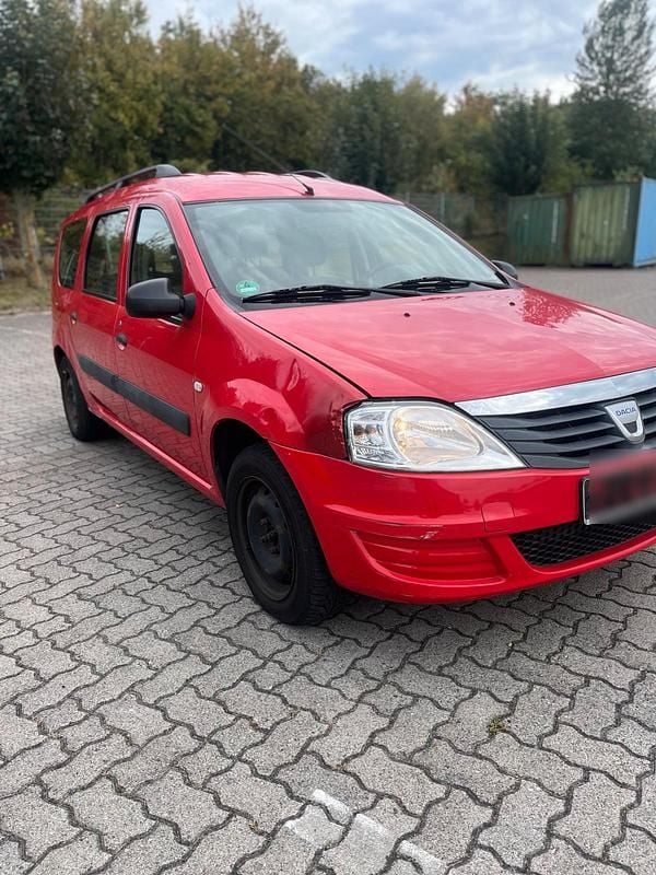 Rot Gebraucht 2009 Dacia Logan Limousine | 1.350 € (Guter Preis) - Bild 1/4