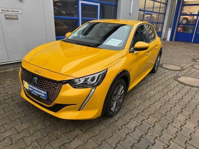 Gelb Gebraucht 2021 Peugeot e-208 Active Kleinwagen | 16.350 € (Fairer Preis) - Bild 1/4