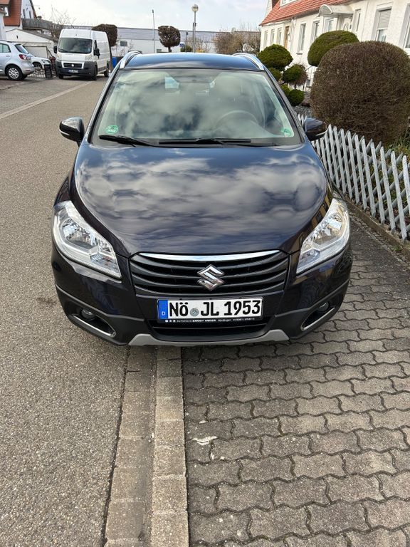 Grau Gebraucht 2015 Suzuki SX4 S-Cross Comfort+ SUV | 11.000 € (Superpreis) - Bild 1/4