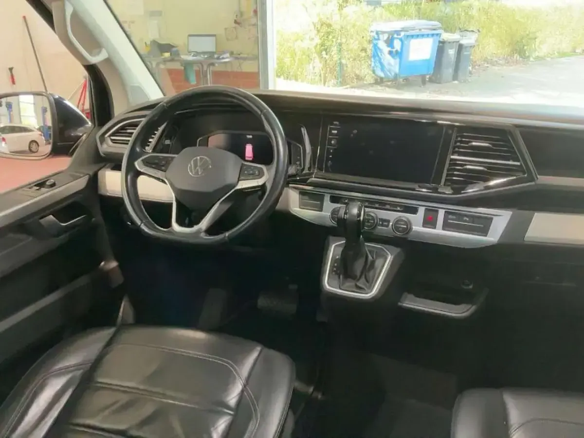 Używany VW Multivan Comfortline 150 KM (110 kW) 2020 Czarny Minivan
