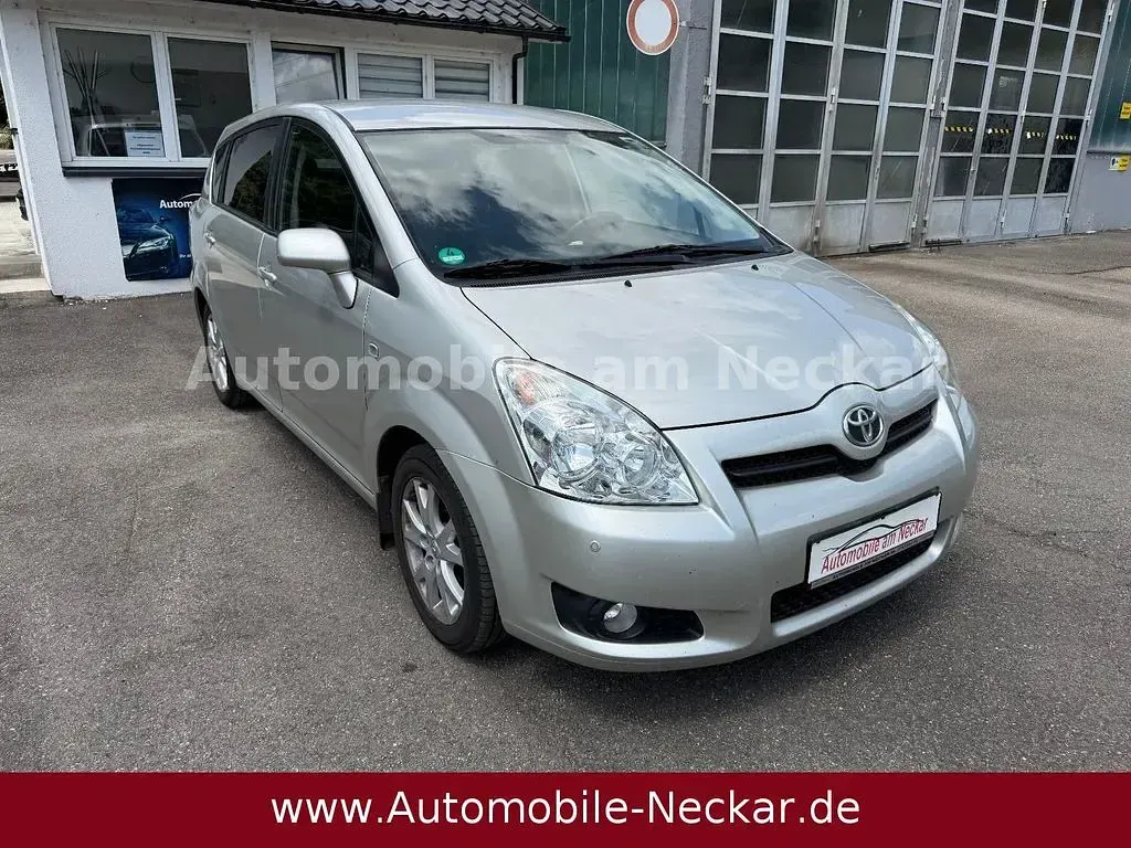 Gebraucht Toyota Corolla Verso Team 129 PS (94 kW) 2009 Silber Van / Kleinbus
