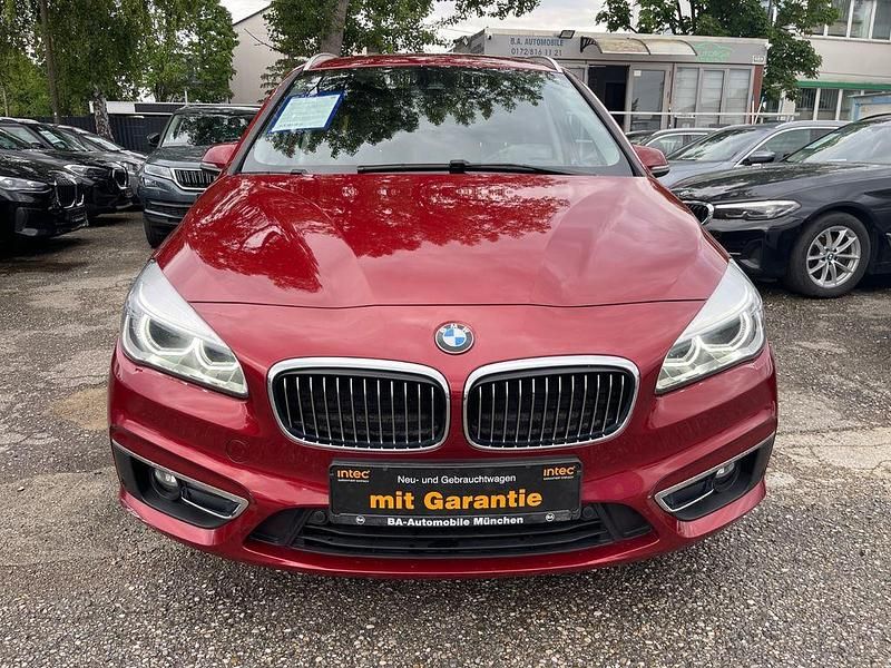Rot Gebraucht 2016 BMW 218 Gran Tourer Luxury Line Van / Kleinbus | 13.950 € (Fairer Preis) - Bild 1/4