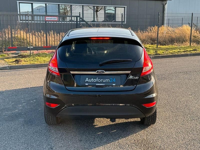 Gebraucht Ford Fiesta Titanium 97 PS (71 kW) 2011 Schwarz Kleinwagen