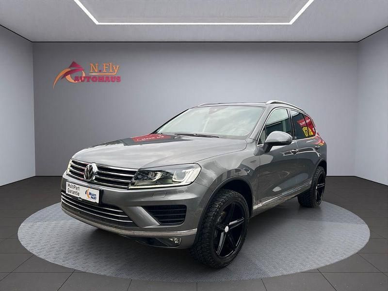 Grau Gebraucht 2016 VW Touareg Edition SUV | 24.950 € (Fairer Preis) - Bild 1/4