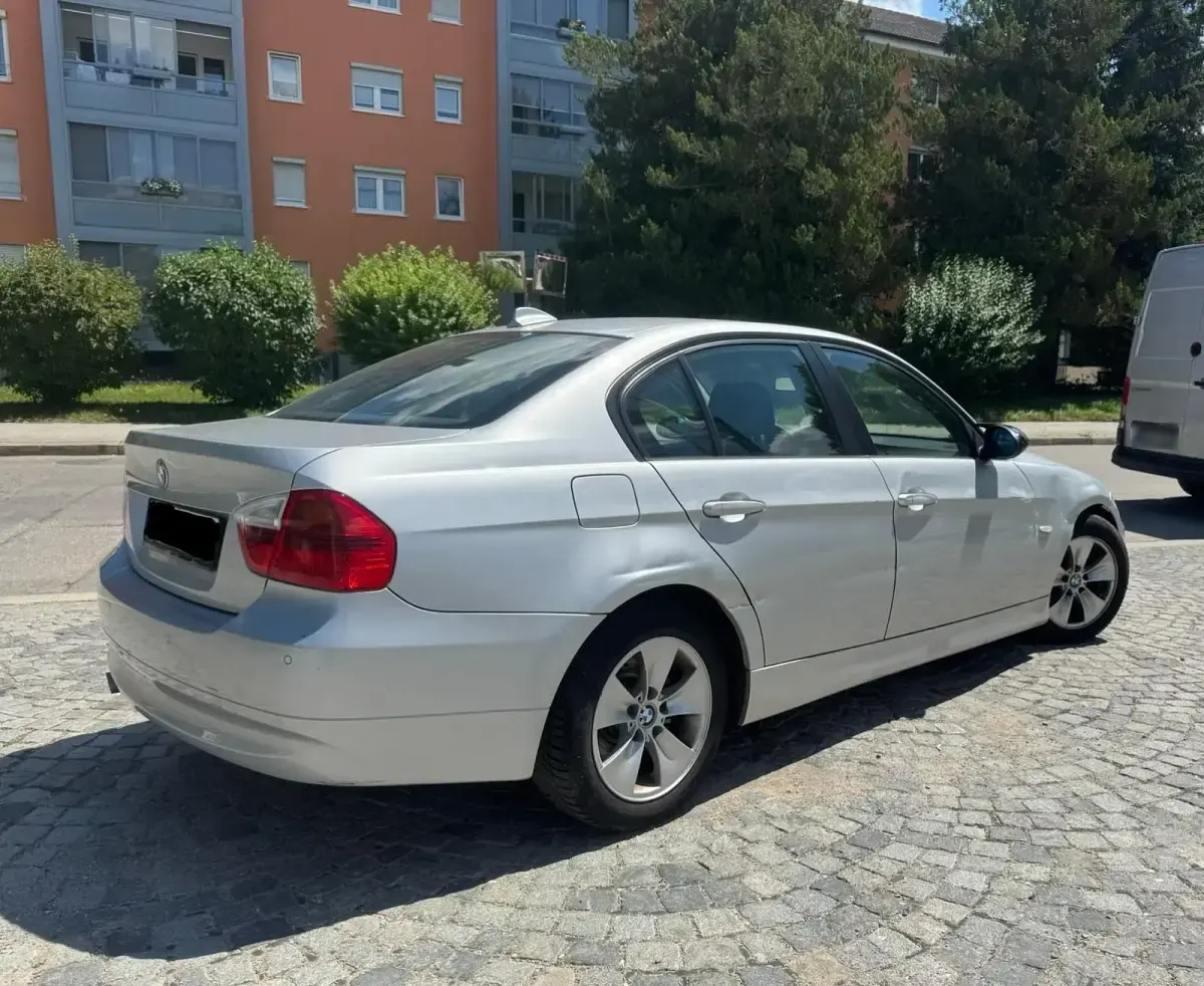 Gebraucht BMW 320 150 PS (110 kW) 2007 Silber Limousine