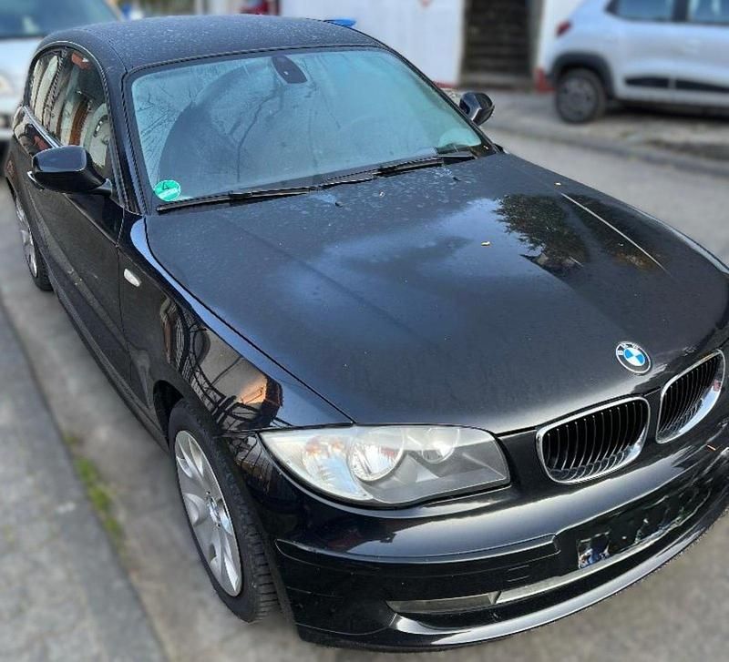 Gebraucht BMW 118 143 PS (105 kW) 2010 Schwarz Kleinwagen