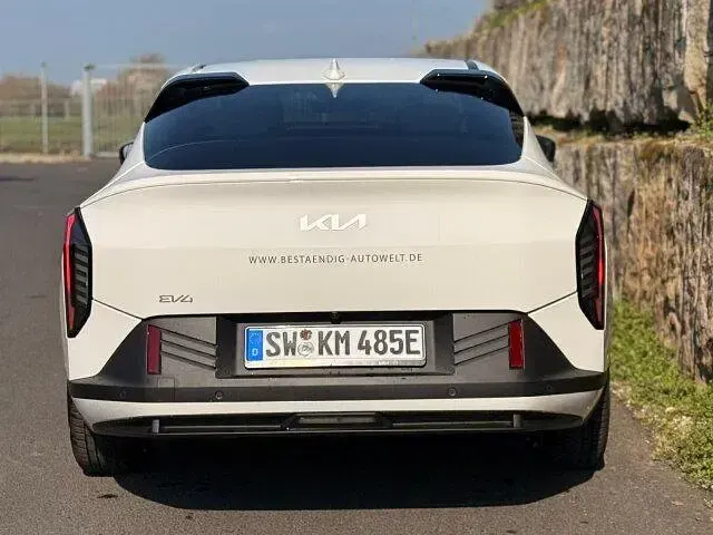 Gebraucht Kia EV4 Earth 150 kW (204 PS) 2025 Schneeweiss Kleinwagen