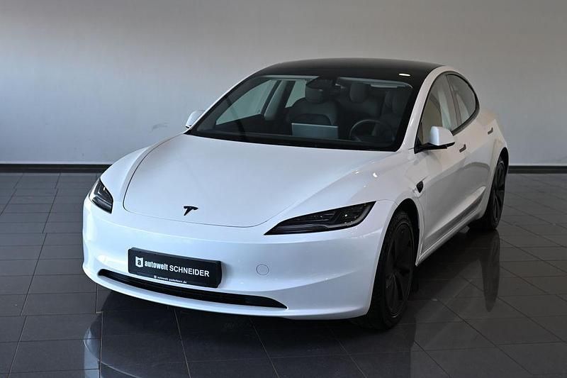 Gebraucht Tesla Model 3 366 kW (498 PS) 2024 Pearl white multicoat Limousine