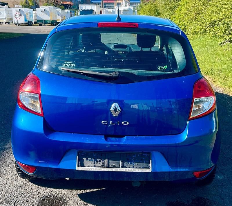 Brugt Renault Clio II 74 HK (54 kW) 2011 Blå Hatchback
