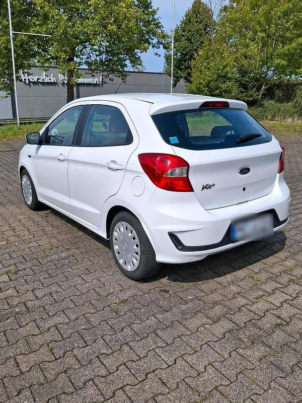 Gebraucht Ford Ka 52 PS (38 kW) 2019 Weiß Limousine