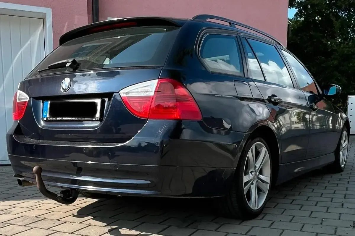 Gebraucht BMW 320 150 PS (110 kW) 2007 Blau Kombi