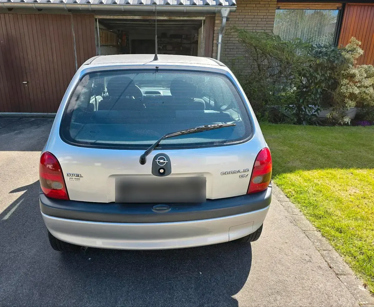 Gebraucht Opel Corsa 47 PS (34 kW) 1999 Silber Kleinwagen