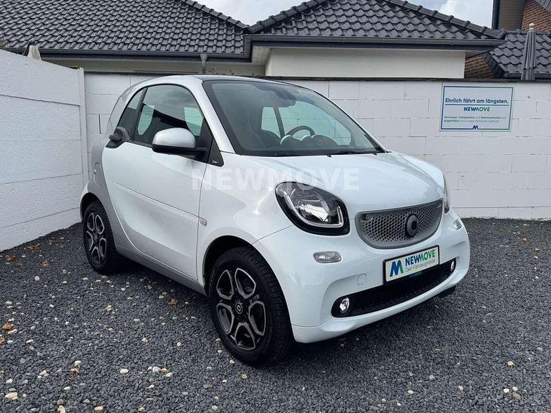 Weiß Gebraucht 2015 Smart ForTwo Coupé Coupé | 12.490 € (Fairer Preis) - Bild 1/4