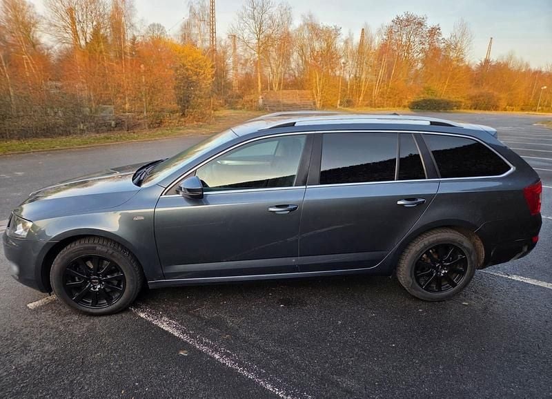 Gebraucht Skoda Octavia 150 PS (110 kW) 2015 Grau Kleinwagen