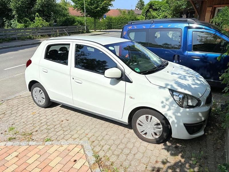Weiß Gebraucht 2018 Mitsubishi Space Star Kleinwagen | 3.950 € (Guter Preis) - Bild 1/4