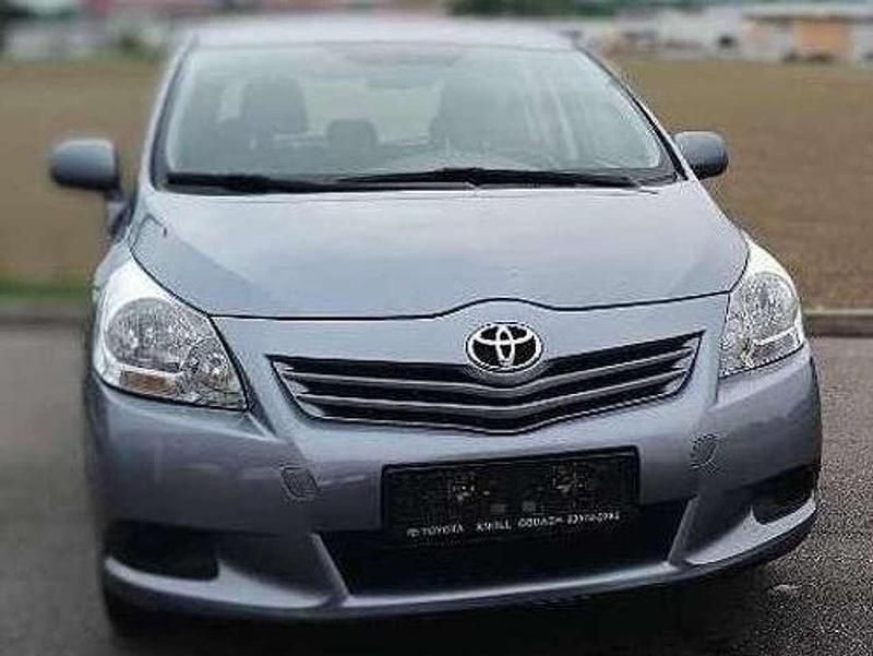 Gebraucht Toyota Verso Multidrive S 147 PS (108 kW) 2011 Grau Van / Kleinbus