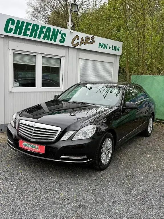Gebraucht Mercedes E300 204 PS (150 kW) 2012 Schwarz Limousine