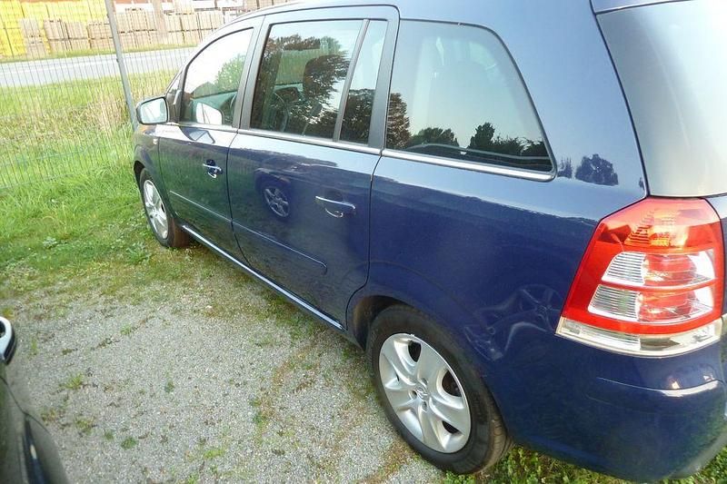 Blau Gebraucht 2011 Opel Zafira Innovation Van / Kleinbus | 4.200 € (Fairer Preis) - Bild 1/3