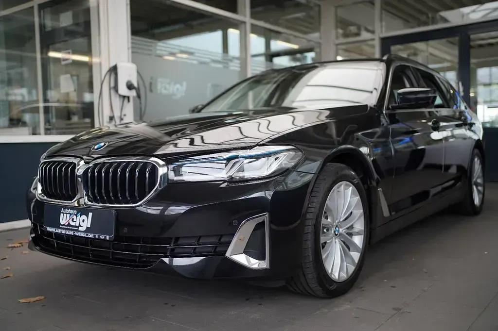 Gebraucht BMW 520 Luxury Line 190 PS (139 kW) 2022 Schwarz Limousine
