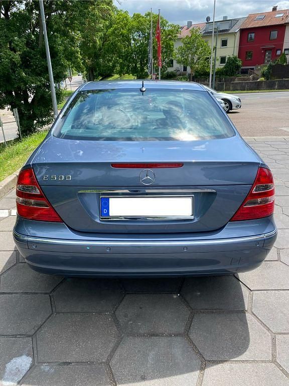Gebraucht Mercedes E500 Elegance 306 PS (225 kW) 2004 Blau Limousine