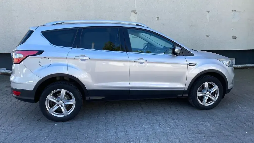 Gebraucht Ford Kuga ST-Line 150 PS (110 kW) 2018 Silber SUV