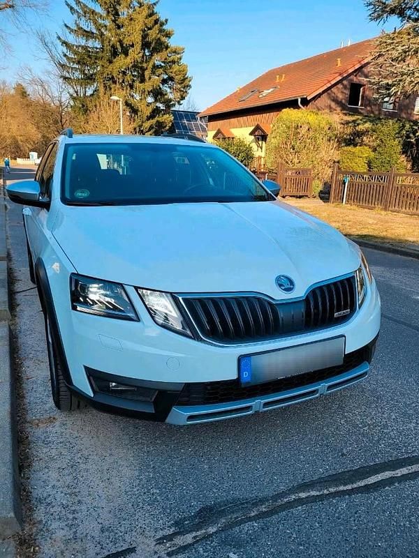 Gebraucht Skoda Octavia 184 PS (135 kW) 2017 Weiß Kombi
